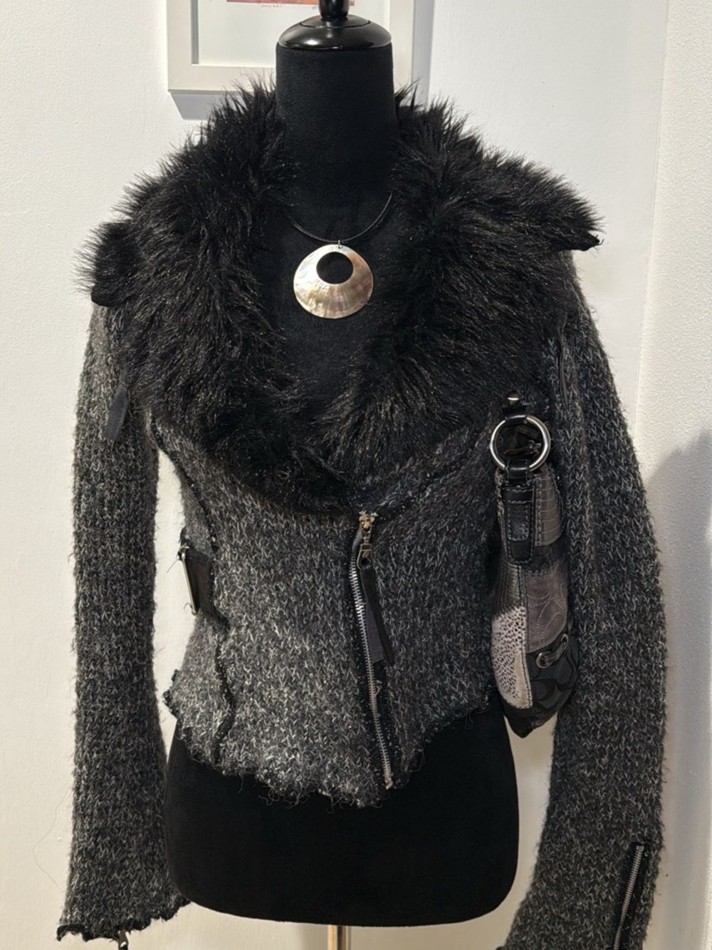 Zone bleue knit cardigan faux fur sweater.